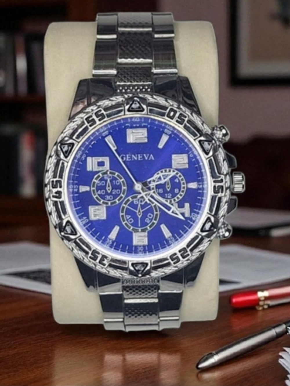 LIKE NEW: Geneva (MENS) Silver Watch⌚️
